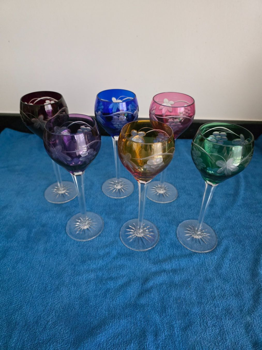 Verres: 6 farbige Weingläser – D'occasion à Villmergen par stier74 1