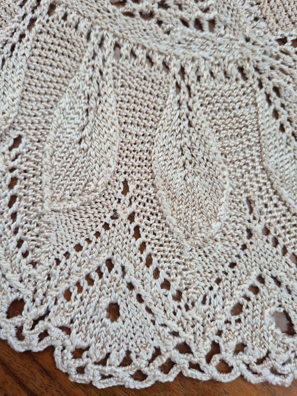 Altra biancheria da tavola: Handgestricktes Deckchen, beige, filigran, Vintage Look – Usato da Bern venduto da aronari 3