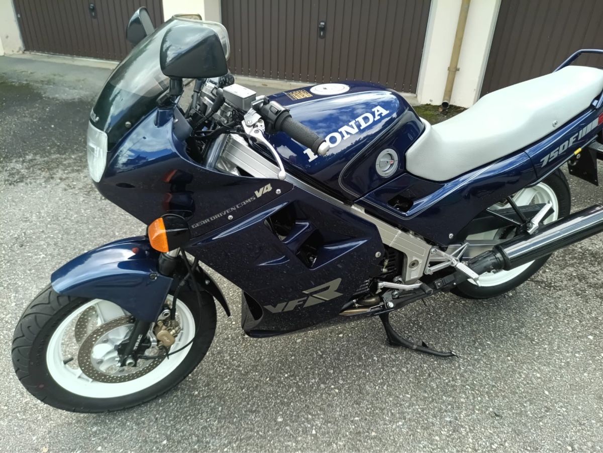 Strasse: Honda VFR 750 F – Gebraucht aus appenzell von Lass0 1