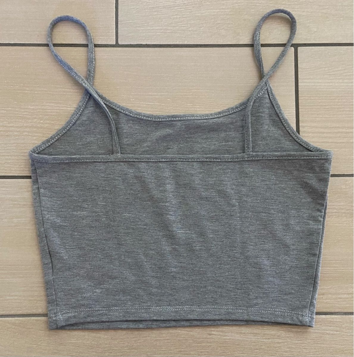 Shein Camicette, T-shirt & Top: Lot de Crop top SHEIN XS – Usato da Moutier venduto da chicboutique 2