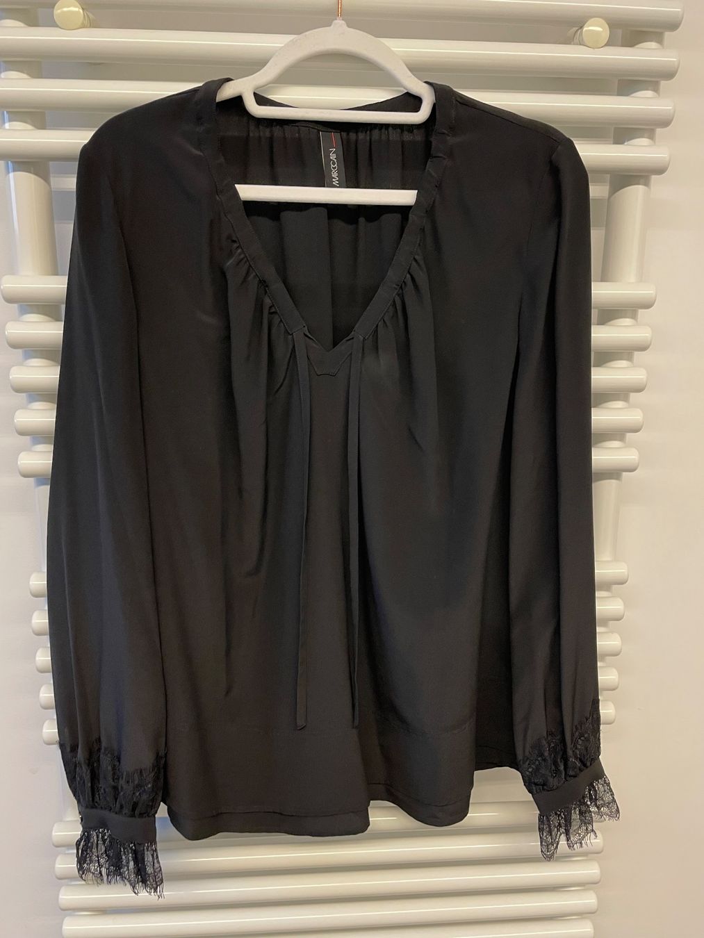 Marc Cain Camicette: Marc Cain Bluse mit Spitze Schwarz Grösse 38 / NR 3 – Nuovo (secondo la descrizione) da Chur venduto da Chanel72