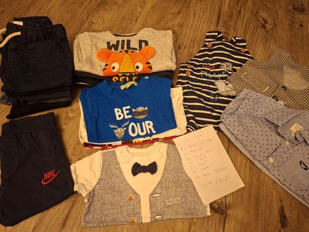 Kleidungpaket Jungen (20-teilig) Grösse 68