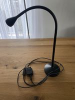Schwarze Schreibtischlampe von IKEA