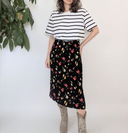 Rock mit Blumenmuster schwarz Grösse 42 Rayon 