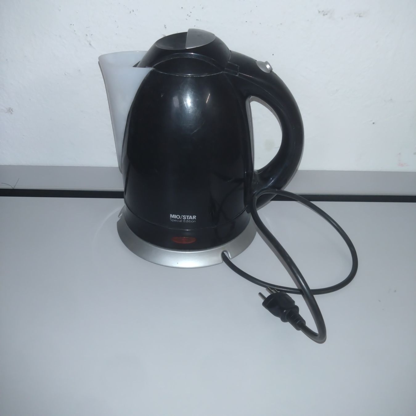 Bollitori: Wasserkocher MioStar 2 Liter, schwarz – Usato da Wettingen venduto da Sp77