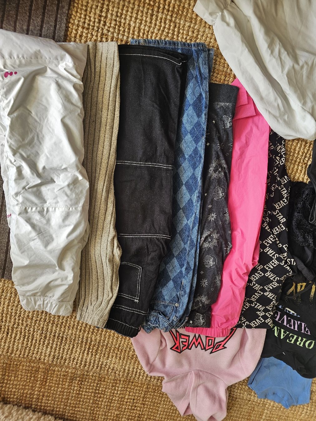 Lotti & Set di vestiti: Kleiderpaket Mädchen 7-10y  – Usato da SUBINGEN venduto da pama25 2