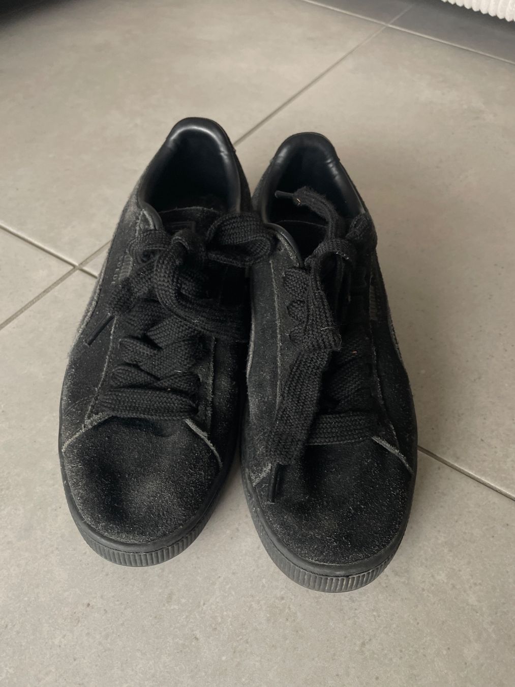 Puma Herrenschuhe: Baskets Puma Suede noires en daim, taille 41 – Gebraucht aus Sion von lbo_jpy8 1