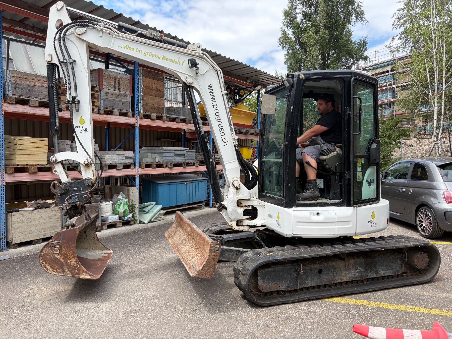 Caterpillar Escavatori: Minibagger – Usato da Fahrweid venduto da progruen 2
