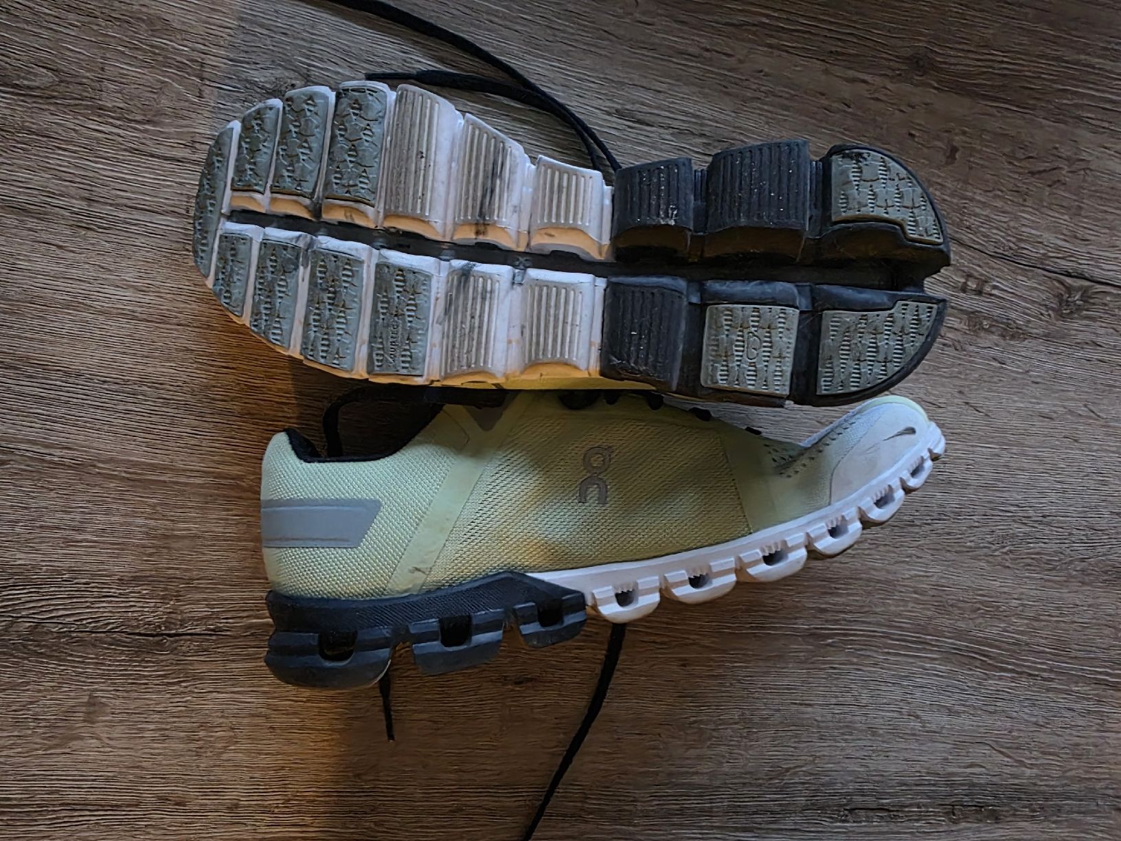 On Scarpe da donna: ON Schuhe – Usato da Visp venduto da san_d7s8 1