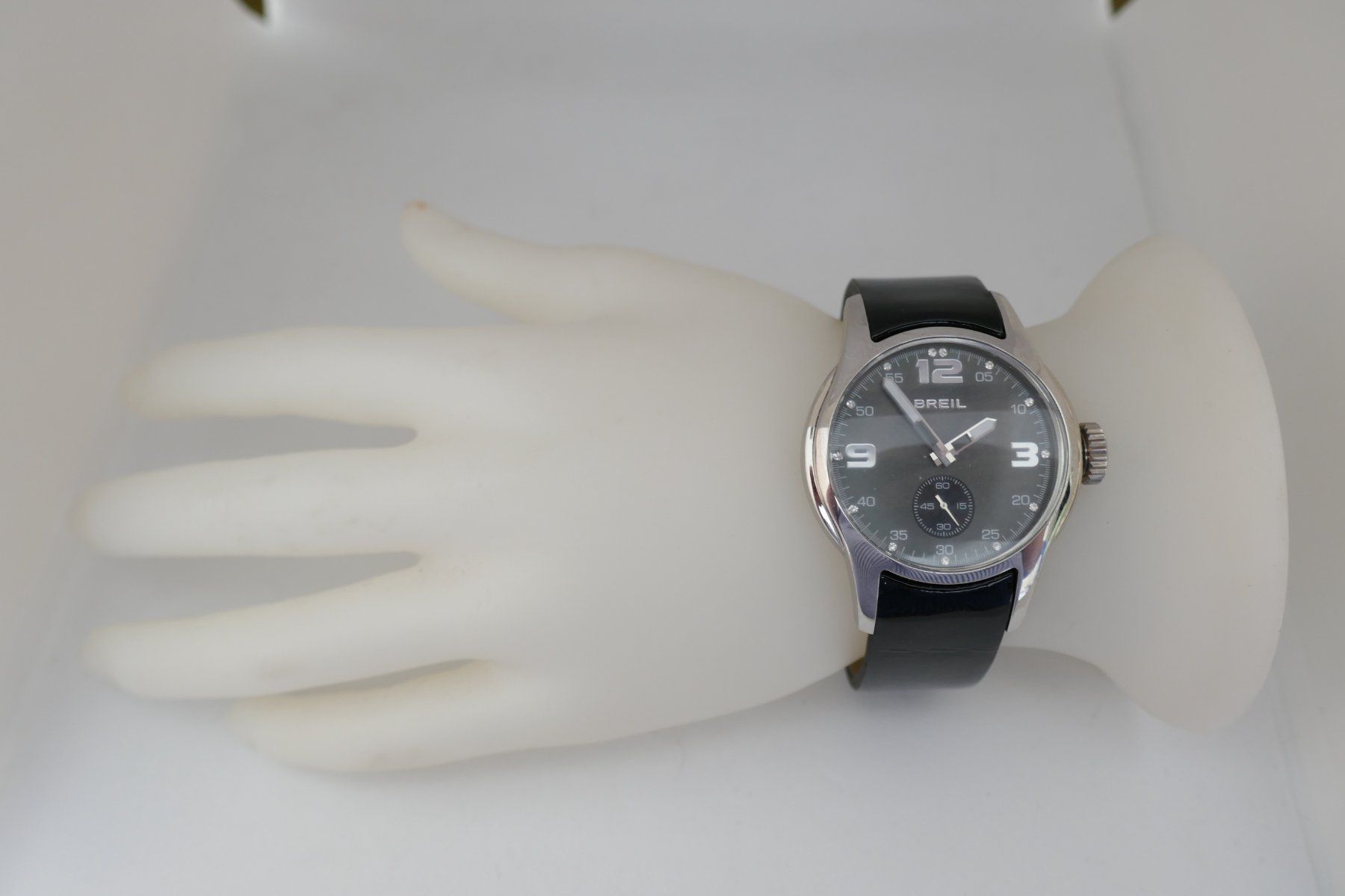 Breil Uhren: Breil Armbanduhr Lackleder schwarz – Gebraucht aus Muttenz von einfach-schoen