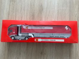 Ferrari Sattelschlepper 1:43 / Modelllastwagen / Sammlermode