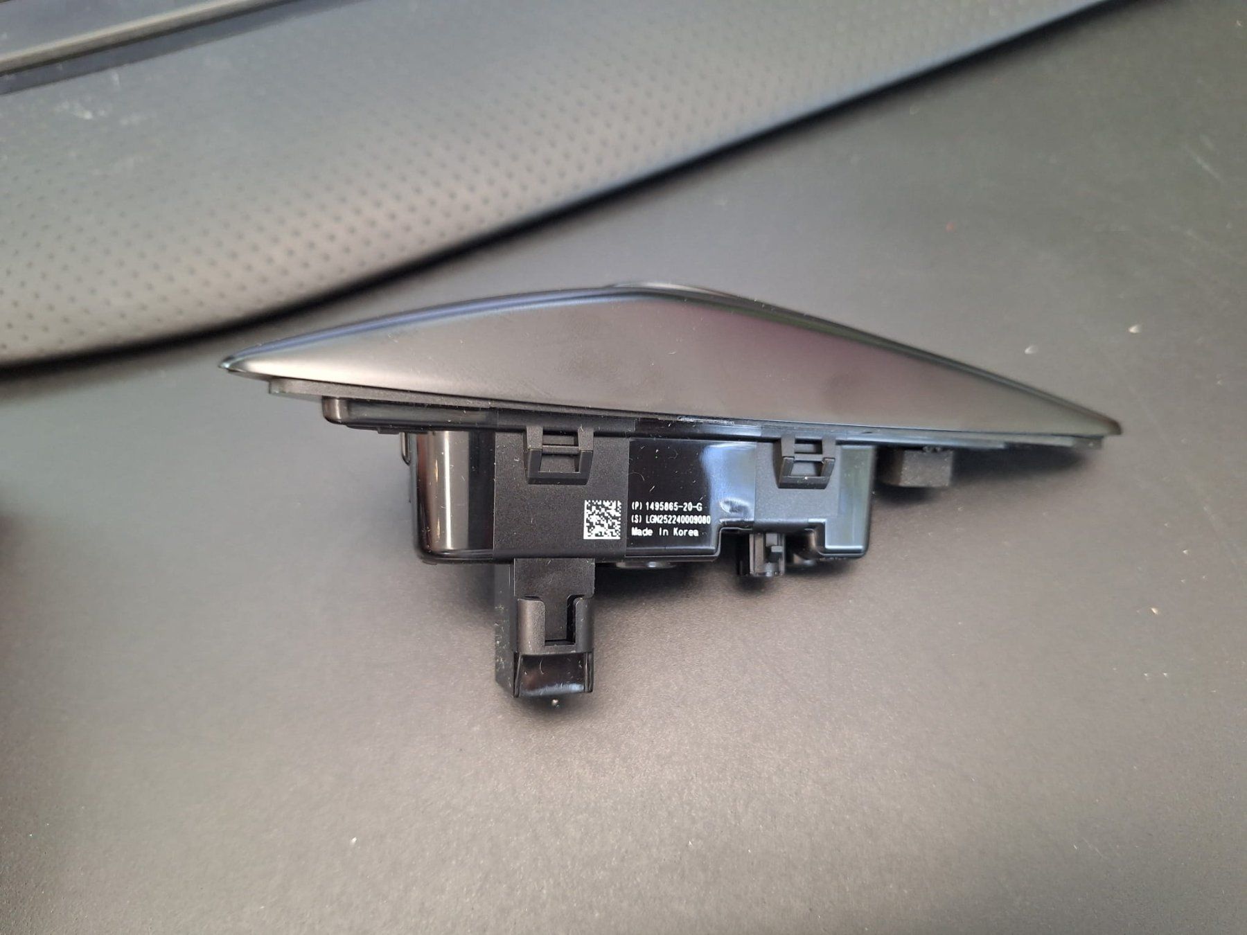 Tesla Tutti pezzi di ricambio auto: Blinker rechte Seite TESLA MODEL 3 – Usato da Kriens venduto da erco03 1