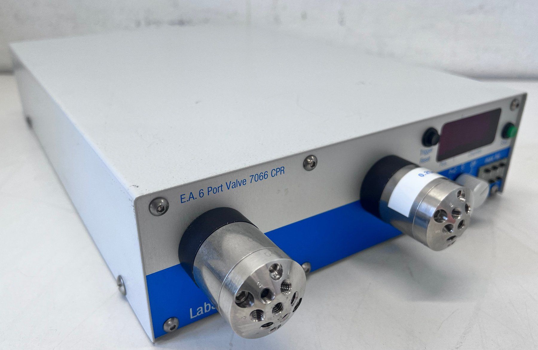 Accessori da laboratorio: E.A. 6 Port Valve 7066 CPR – Usato da Niederdorf venduto da LeptonAG_Labor