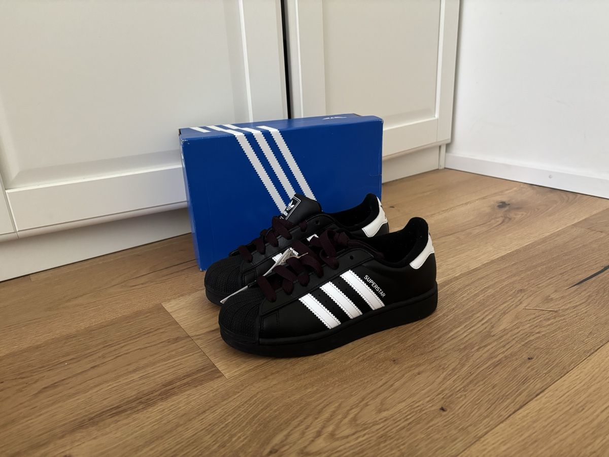 Adidas Chaussures femmes: Superstar II J, Black, 37.5 – Neuf (Voir description) à Küsnacht ZH par aliciiagdt