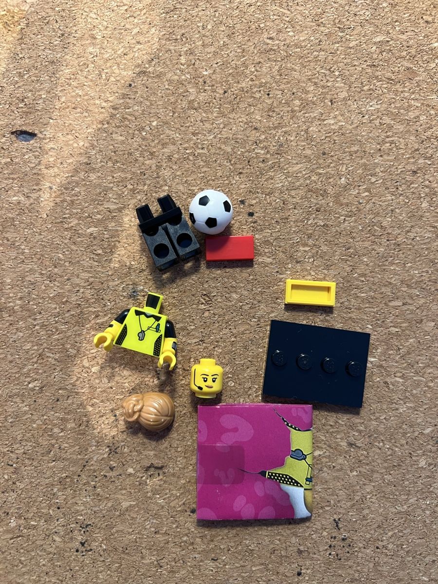 Lego Baukästen: Lego Minifigures serie 24 – Neu (gemäss Beschreibung) aus Giubiasco von Simone927lilla 1