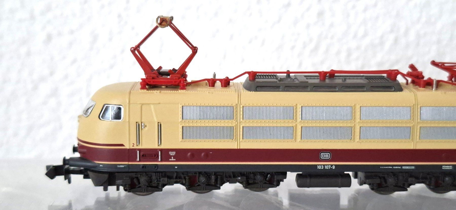 Trix Modellini di ferrovie: Minitrix DB E Lok  BR 103 – Usato da Biberist venduto da Ntrains 1