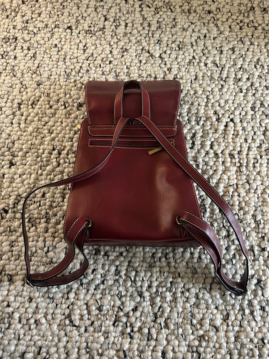 Zaini: Eleganter burgundy Lederrucksack – Nuovo (secondo la descrizione) da Basel venduto da regi_neruda 7