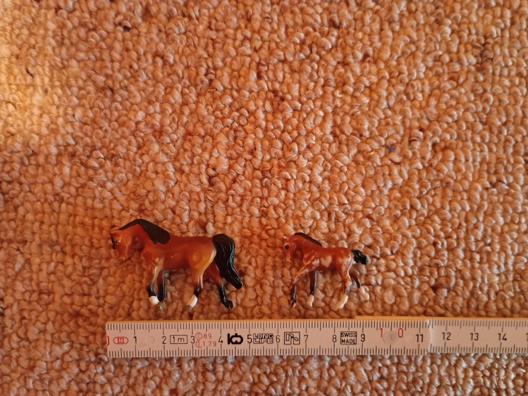 Statuette: BREYER Mini Figur Stute mit Fohlen, ca. 5 cm/3 cm – Nuovo (secondo la descrizione) da Buchs AG venduto da ReaNaTsch 2