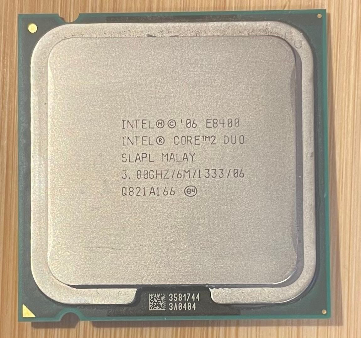 Intel PCs: Intel Core 2 Duo E8400 – D'occasion à Riedholz par Leo.L