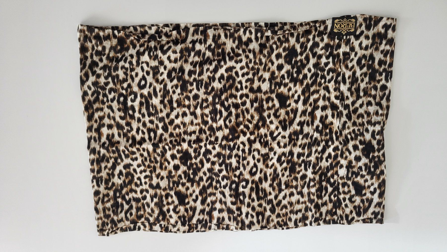 Foulards & écharpes: Rundhalsschal leoprint von Beron – Neuf (Voir description) à Wollerau par jes_lp7w