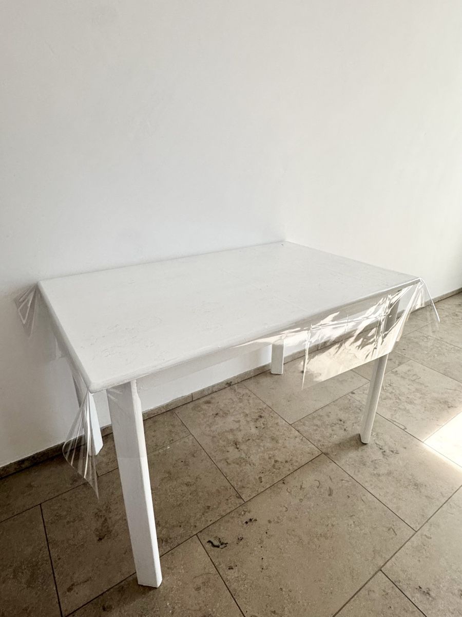Tische: Weisser Tisch – 114 × 75 cm – Gebraucht aus Zürich von jul_l6kx 3