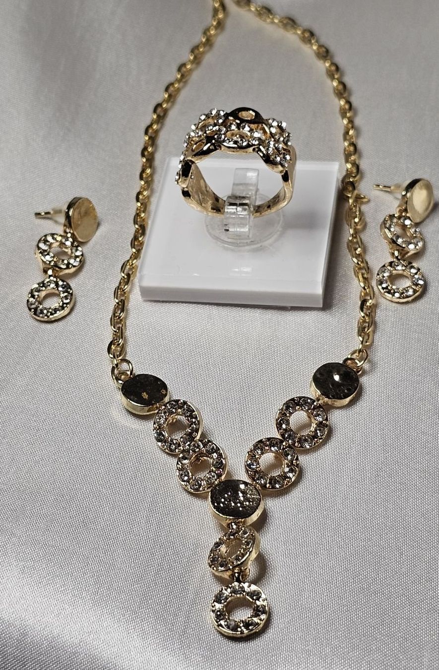Altri gioielli: Modeschmuck Set 3-tlg Gelbgold – Nuovo (secondo la descrizione) da Grenchen venduto da dar_6d52 2