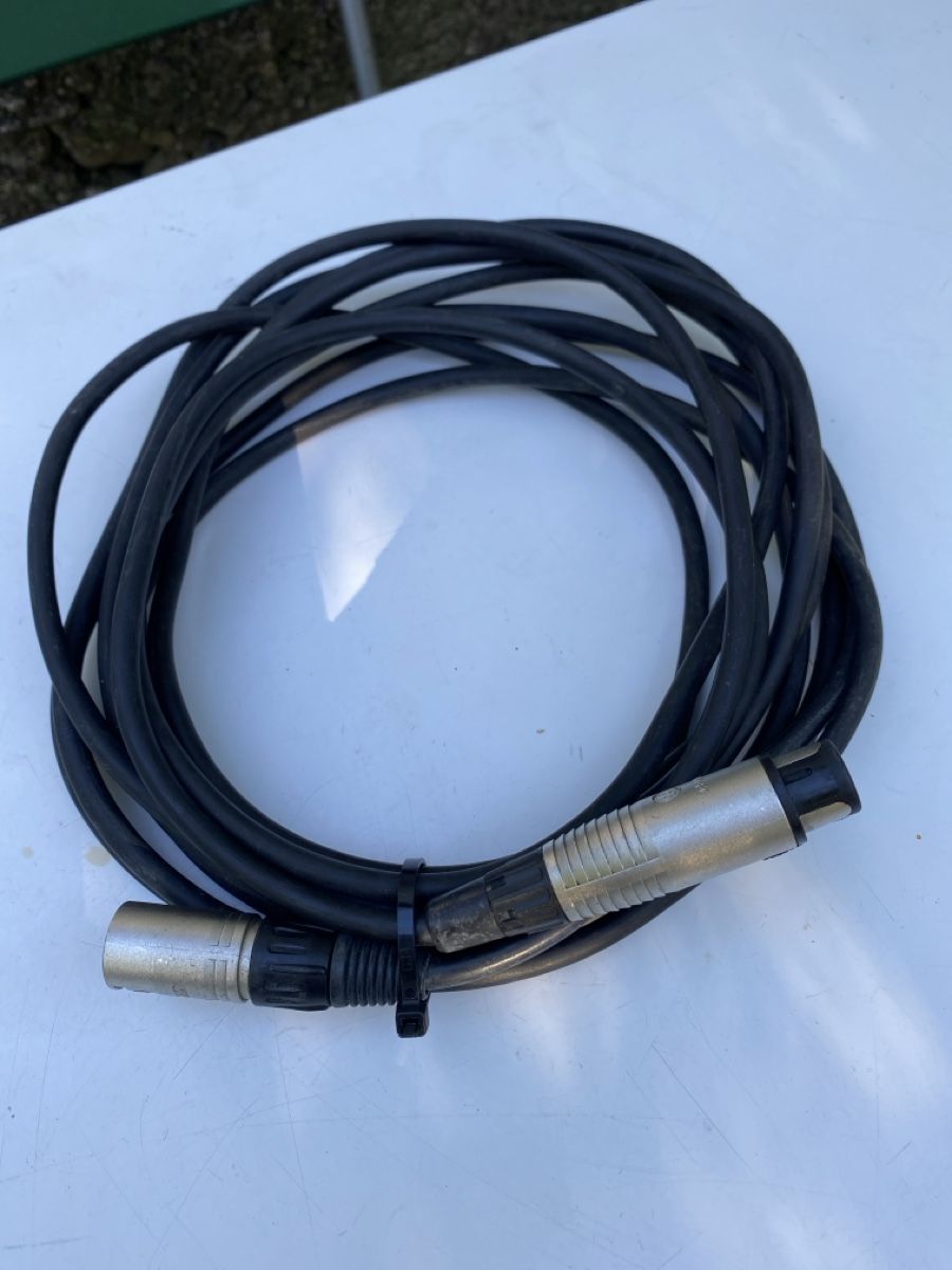 Cavi: Cable d’alimentation xlr 5m – Usato da Lommiswil venduto da Labruce