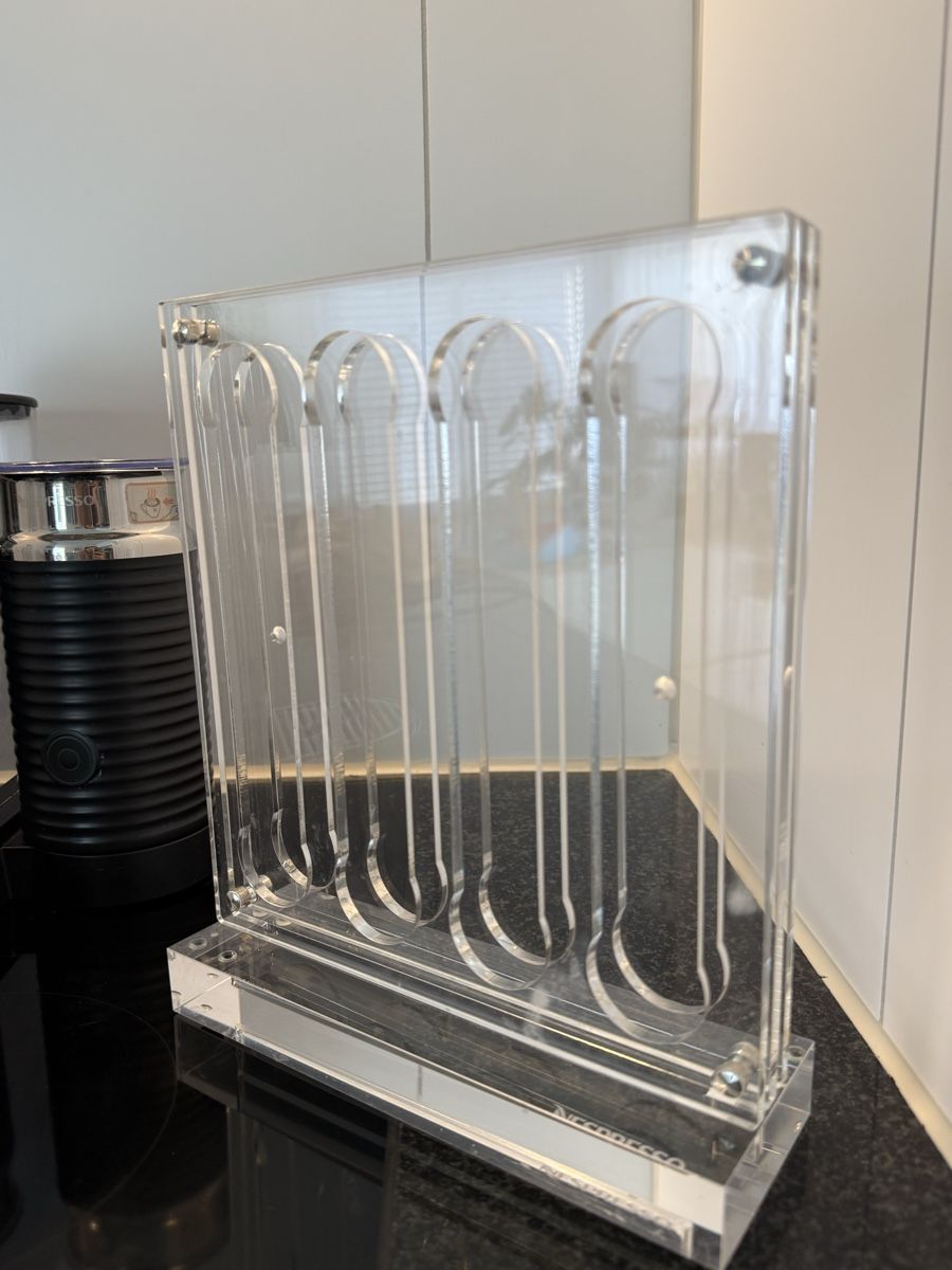 Nespresso Machines à café & Machines à expresso: Nespresso Coffee Machine Silver – D'occasion à Langnau am Albis par tur_5xb6 2