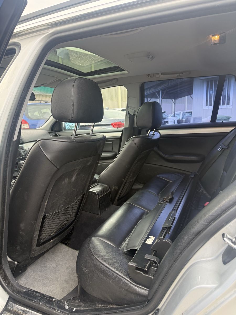 BMW Automobili: Bmw 330xi Automatik – Usato da Ruggell venduto da Dadasli25 7