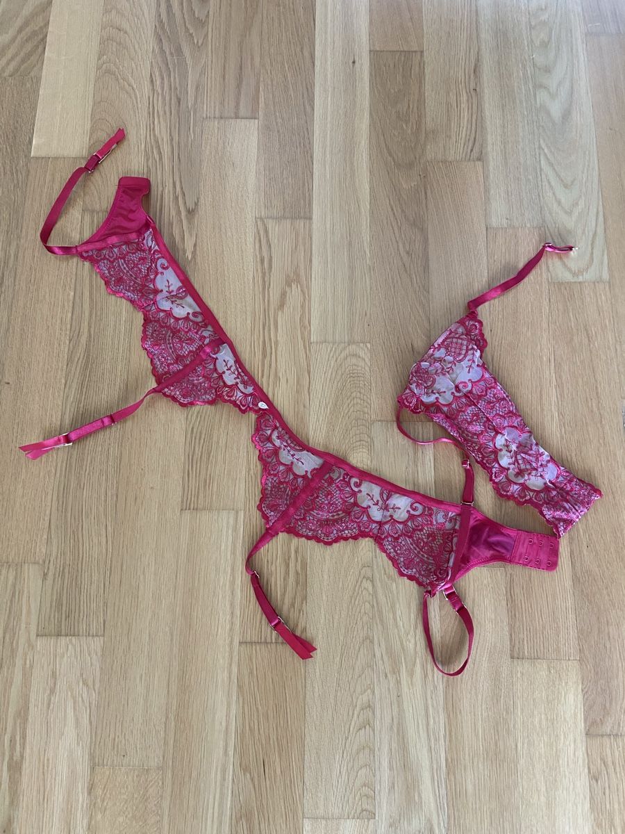 Beldona Autres dessous: Strapse, nicht getragen – Neuf (Voir description) à Zürich par lor_2mtq