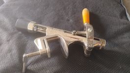 Ouvre-bouteille à vis modèle ancien métal