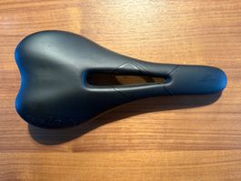 Neuwertiger Selle Italia Lady SLS Sattel