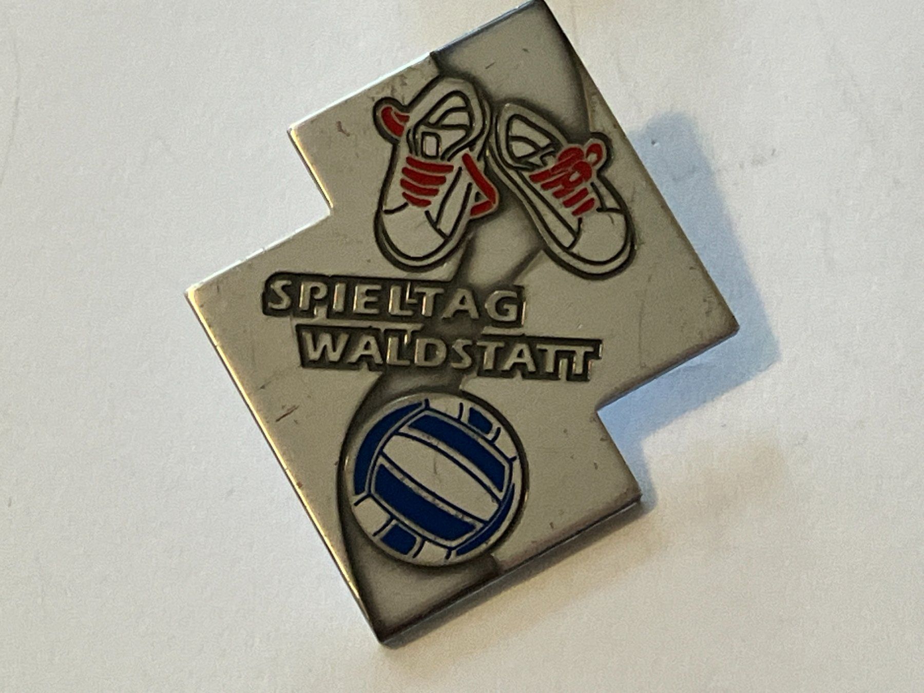 Placchette & Badge: 1 Pin Spieltag Waldstatt – Usato da Basel venduto da djwwpp