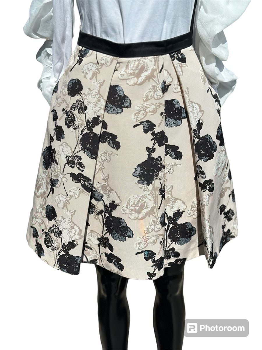 Max Mara Röcke: Floral Jacquard Skirt MaxMara Size M – Gebraucht aus Zufikon von Modestil365 2
