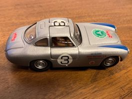 Mercedes Benz 300 SL 1:43-3 Model Race Car 3