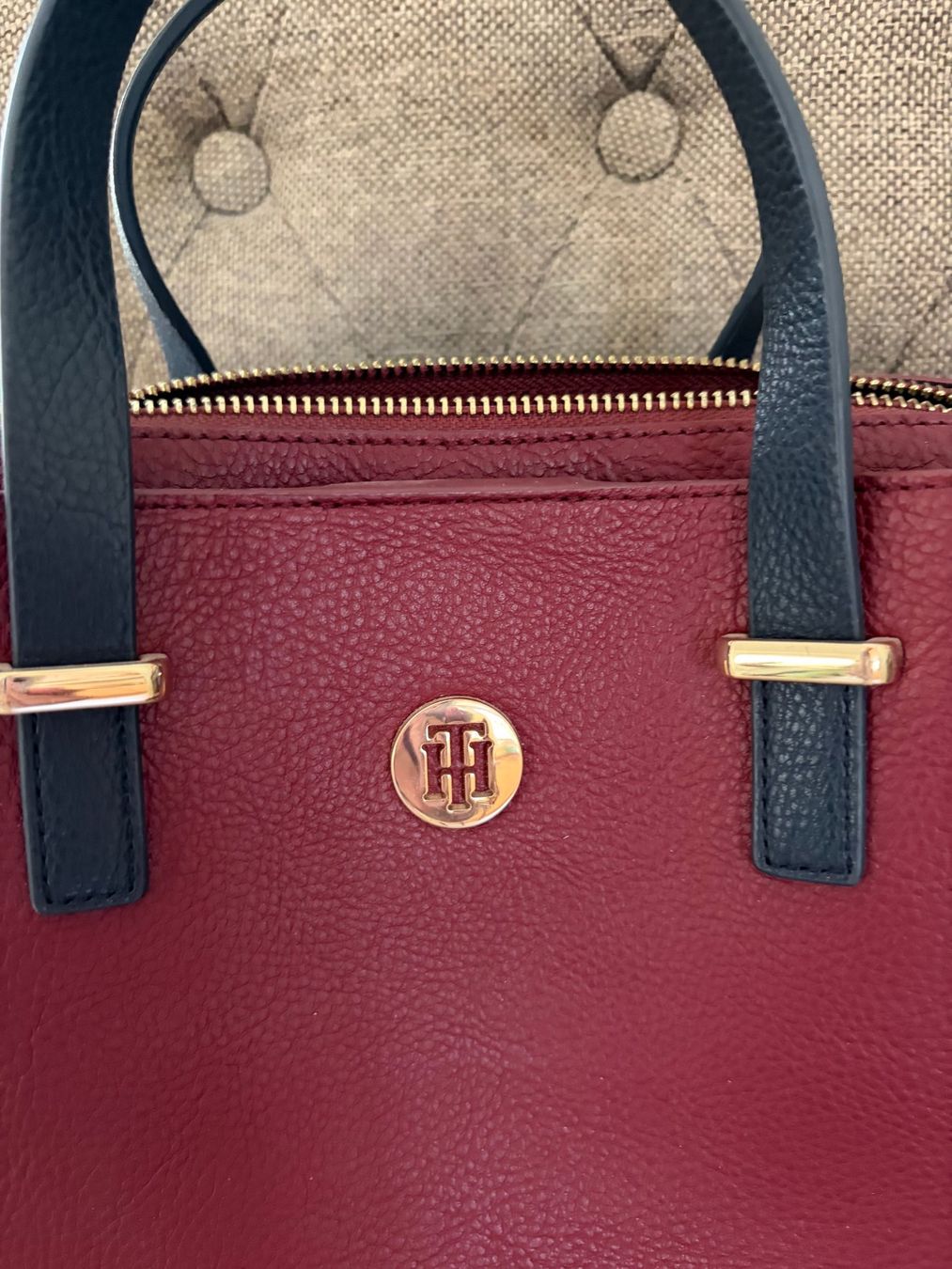 Tommy Hilfiger Taschen für Damen: Original Tommy Hilfiger Ledertasche – Gebraucht aus Büttikon AG von gluschtig 3