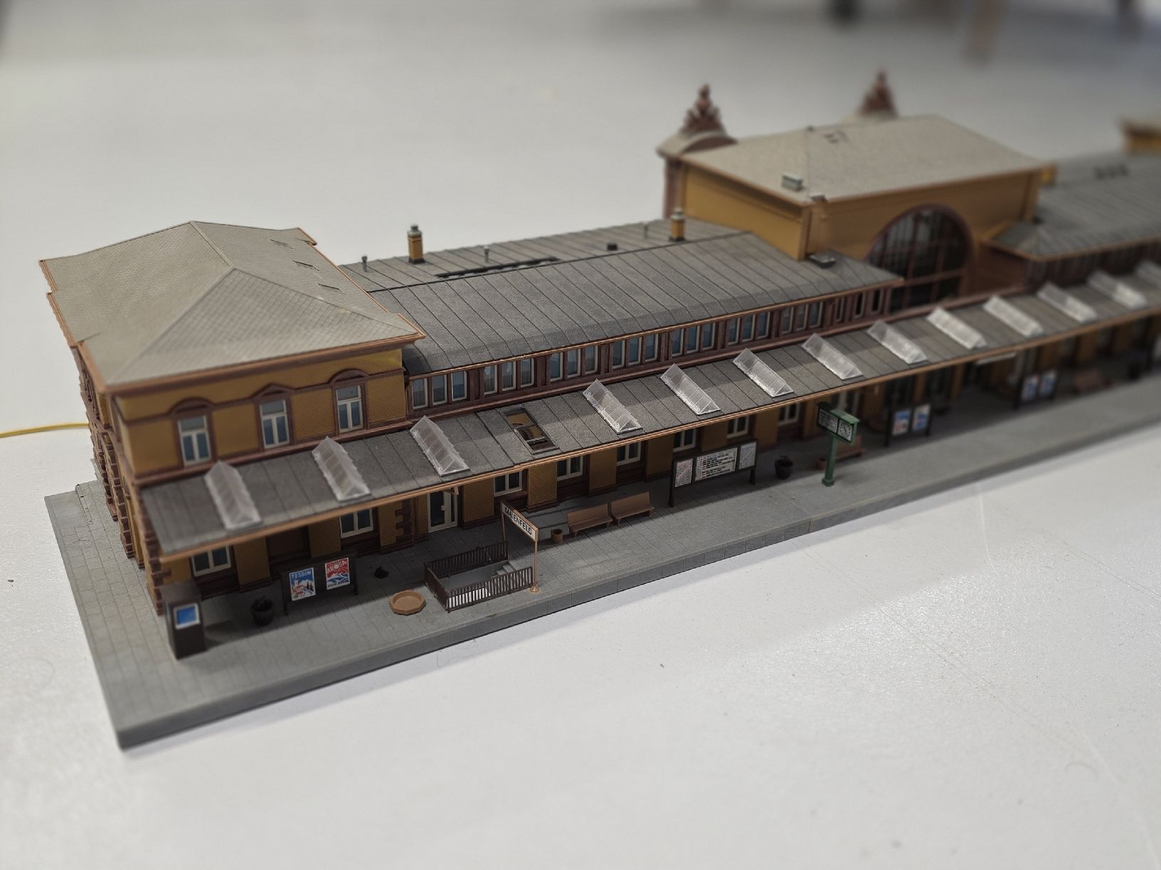 Modelleisenbahnen: Grosser H0 Hauptbahnhof Modell Gebäude – Gebraucht aus Ried (Muotathal) von Modellbahn.swiss 1