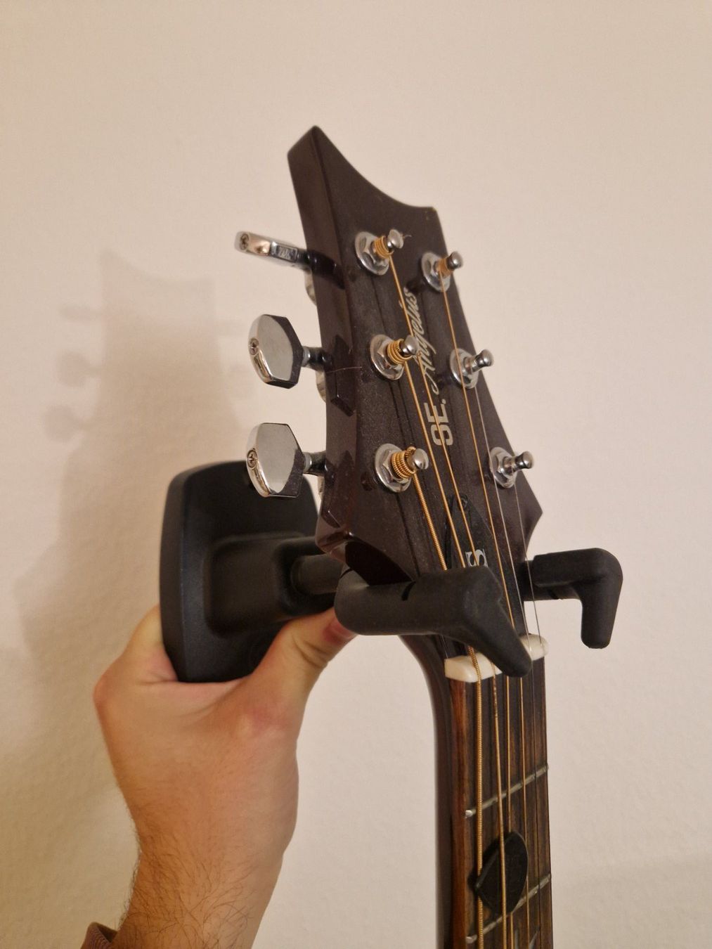 Strumenti musicali: Gitarrenwandhalterung von K&M – Usato da Steffisburg venduto da __riis__