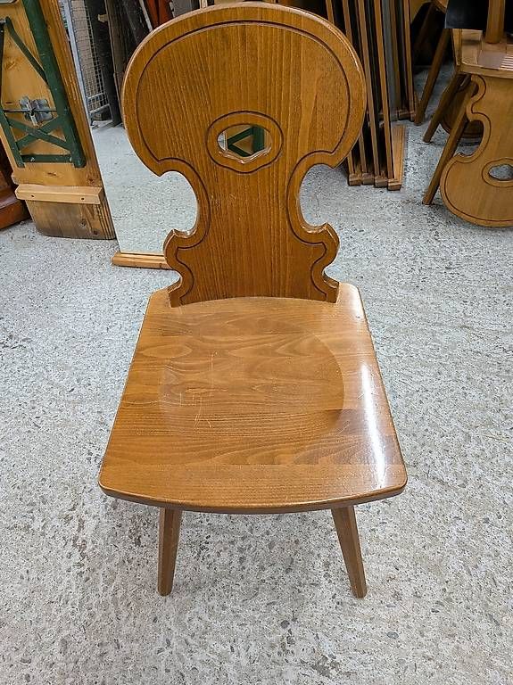 Plank Chaises: 18 Holzstabellen / 18 Holzstühle – D'occasion à Klosters par selfranga 2
