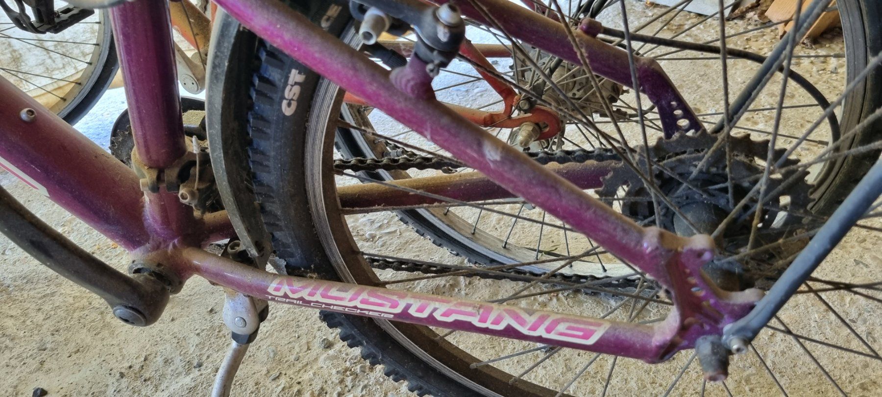 Velos: 2 Kindervelo zum aufbereiten – Defekt aus Grossdietwil von GNOM313 1