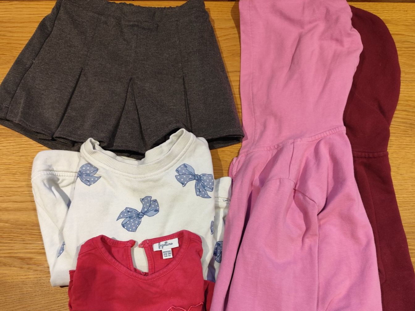 Kleiderpakete & -sets: Kinderpacket tg. 98 invernale – Gebraucht aus S. Carlo GR von pos_fmm8