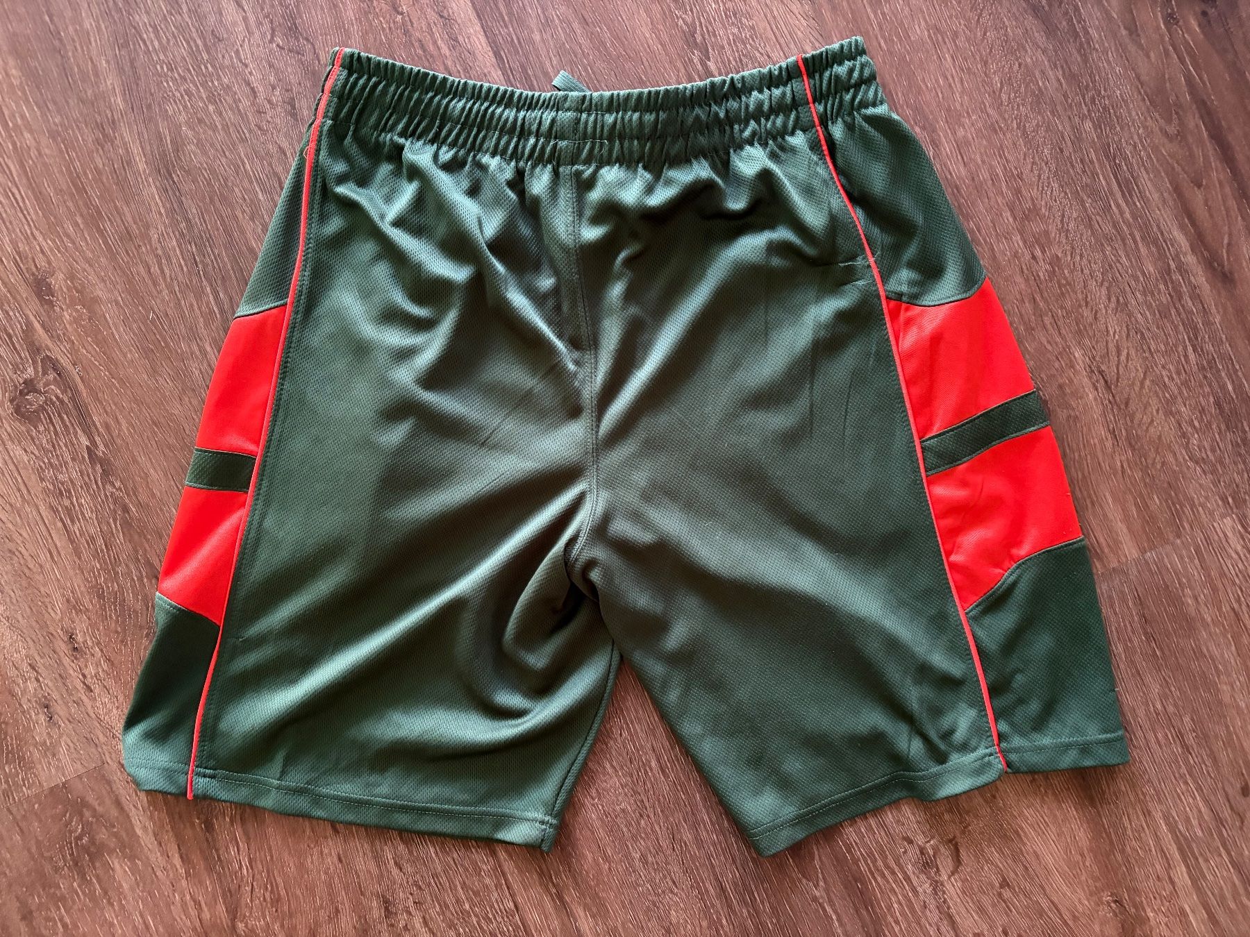 Pantaloni: Miami Hurricanes NCAA Shorts Gr. M – Usato da Muttenz venduto da bargain_hunter 2