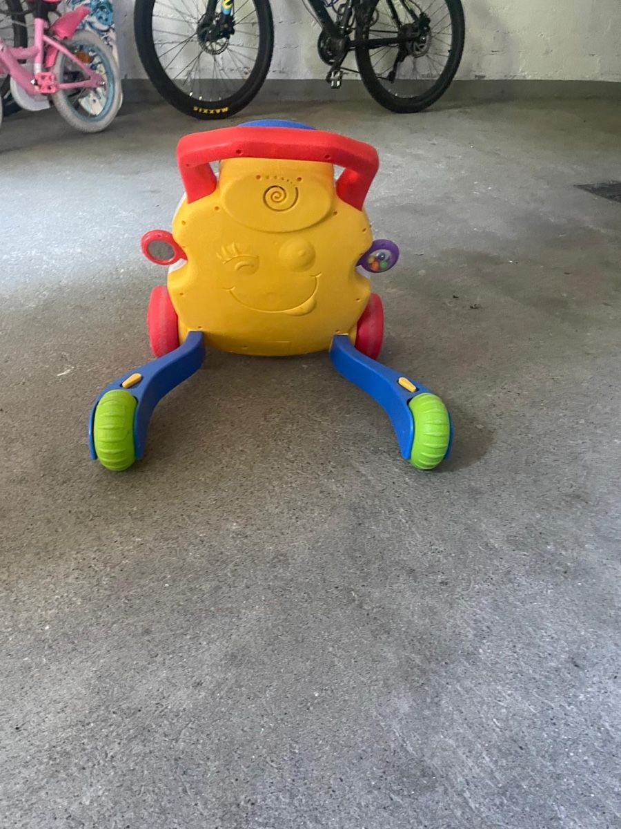 Ausili per la deambulazione: Baby Walker Activity Toy good used condition – Usato da Ostermundigen venduto da kha_q5zx 1