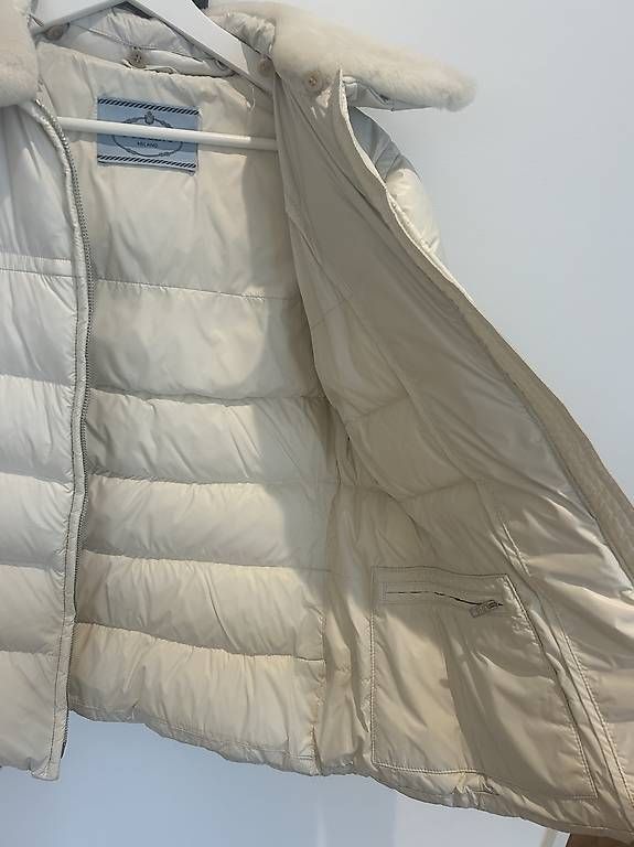 Vestes: Prada Jacke – D'occasion à Oftringen par Ninavfen