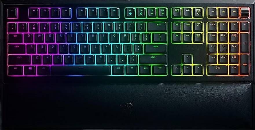 Razer Tastiere: Gaming Tastatur Razer Ornata V2 – Nuovo (secondo la descrizione) da Zuchwil venduto da route89