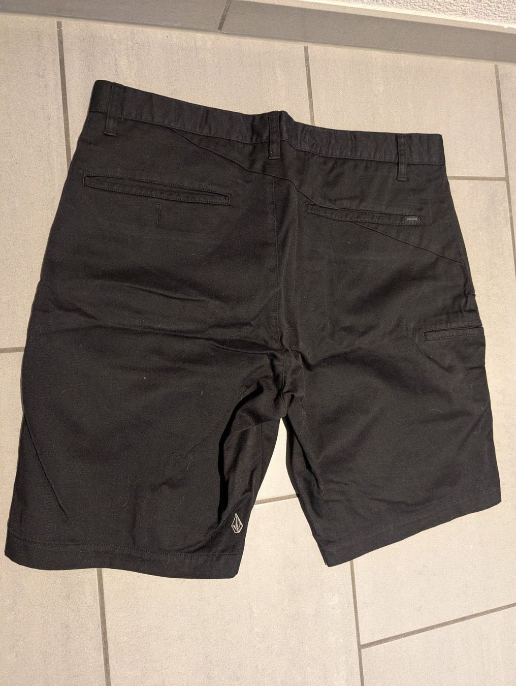 Volcom Hosen: *** Shorts der Marke "Volcom" *** – Gebraucht aus Wollerau von R3D3X3 1
