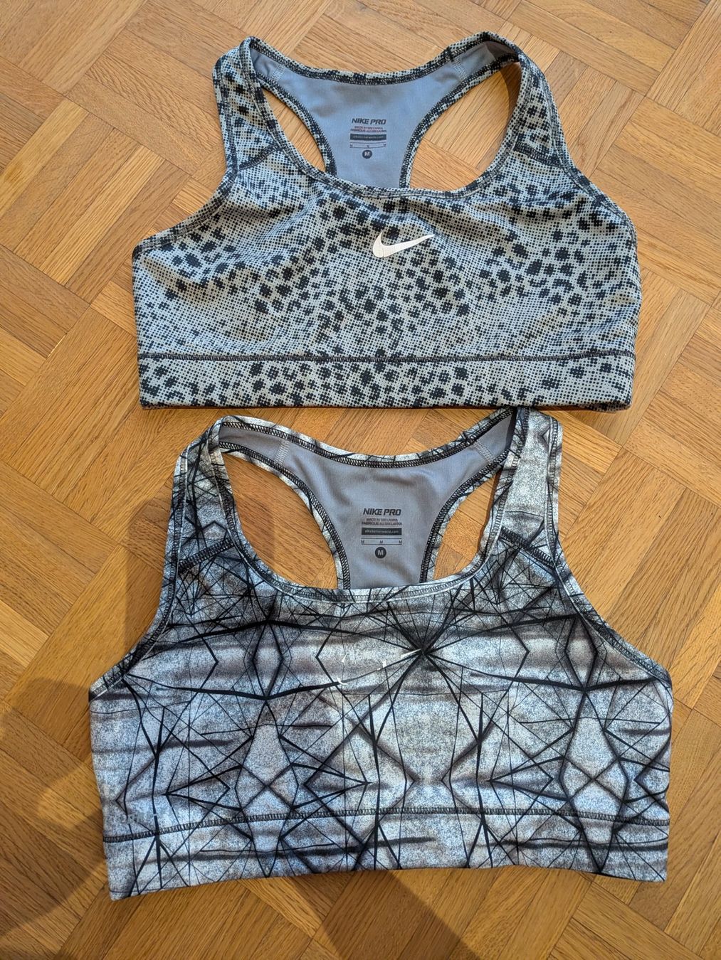 Nike Altra biancheria intima: 2x Nike Sport BH in Schwarz – Usato da Füllinsdorf venduto da pat_68lg