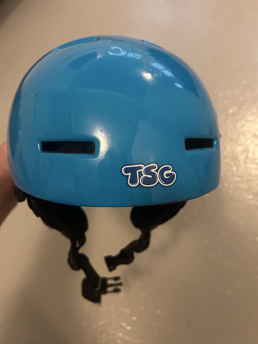 Caschi: TSG- Kinder Ski-Snowboardhelm Gr. 52-54 – Usato da Bülach venduto da thi_6bkk