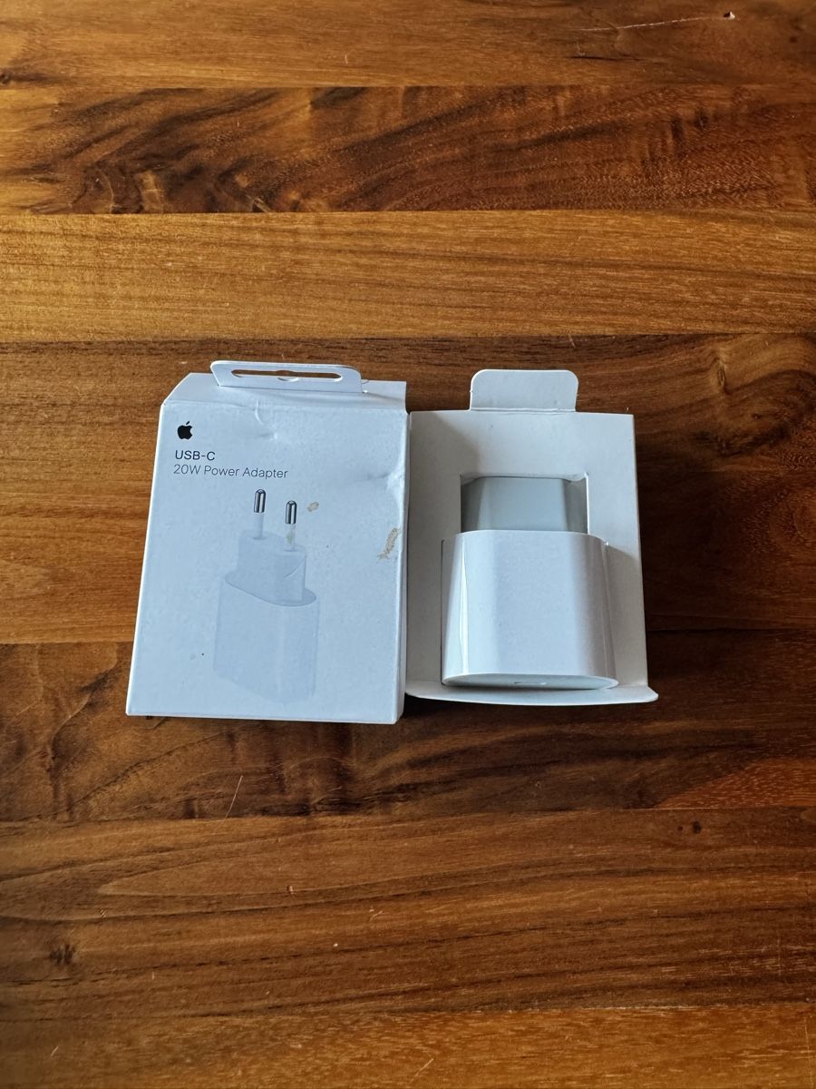 Apple Ladegeräte: Apple USB-C 20W Power Adapter NEU – Neu (gemäss Beschreibung) aus Zürich von inf_v5bs