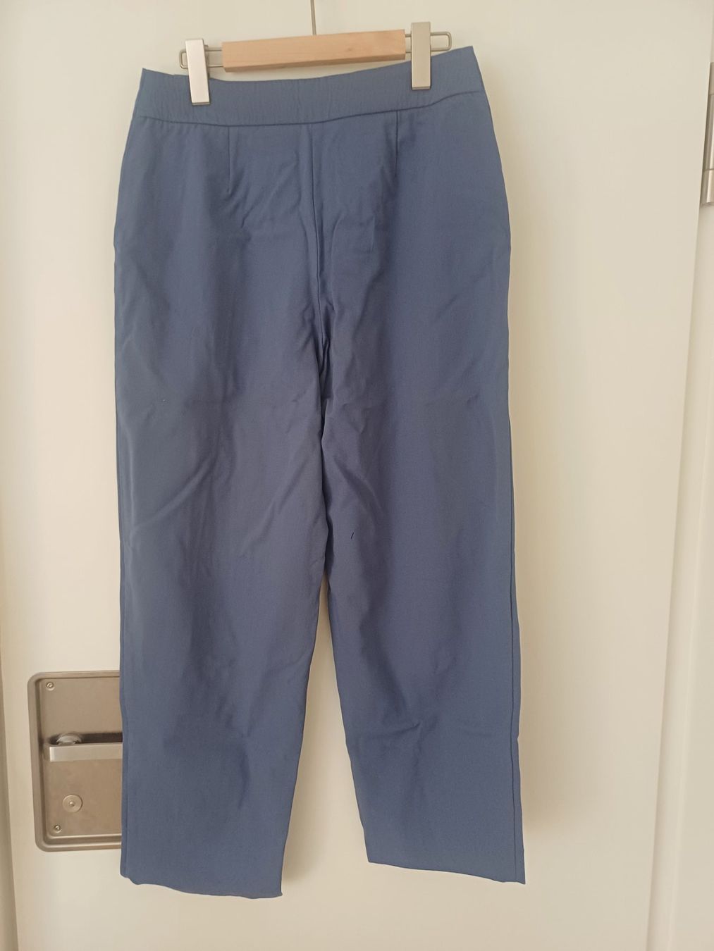 Hugo Boss Pantaloni: Hugo Boss Hose Gr. S in grau-blau – Usato da Zürich venduto da nat1234567890 1